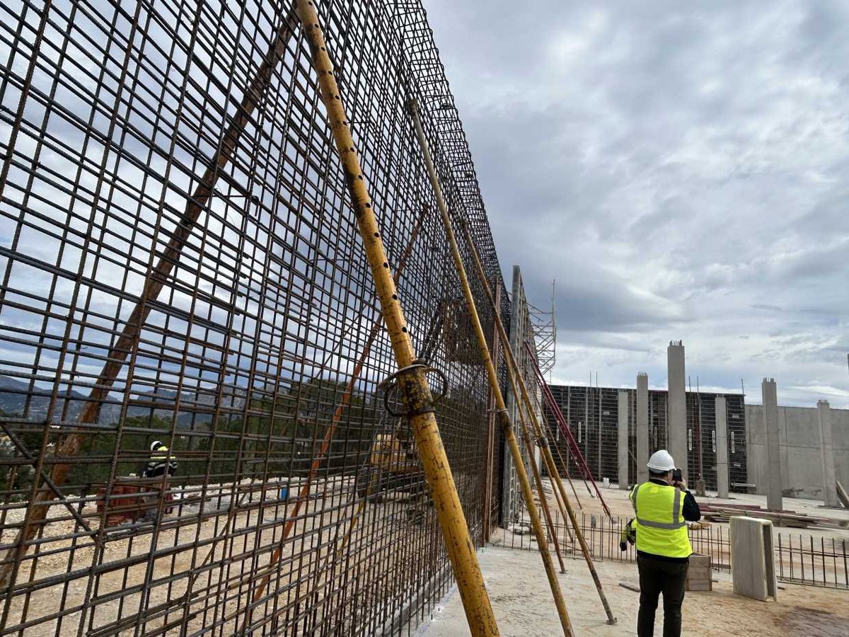 BernabeCanoES's tweet photo. 🚧💦El nuevo Depósito General de Agua de @LaNuciaES estará finalizado en mayo.
✅Este nuevo depósito, ubicado en el Tossal de Rotes, contará con una capacidad de 7.000 m³ y supone una inversión de 1,3 millones de euros.
📰👉🏻 https://t.co/sbBgQpCMhc
#LaNuca #FentPobleFemFutur https://t.co/C2nTjFU7B2