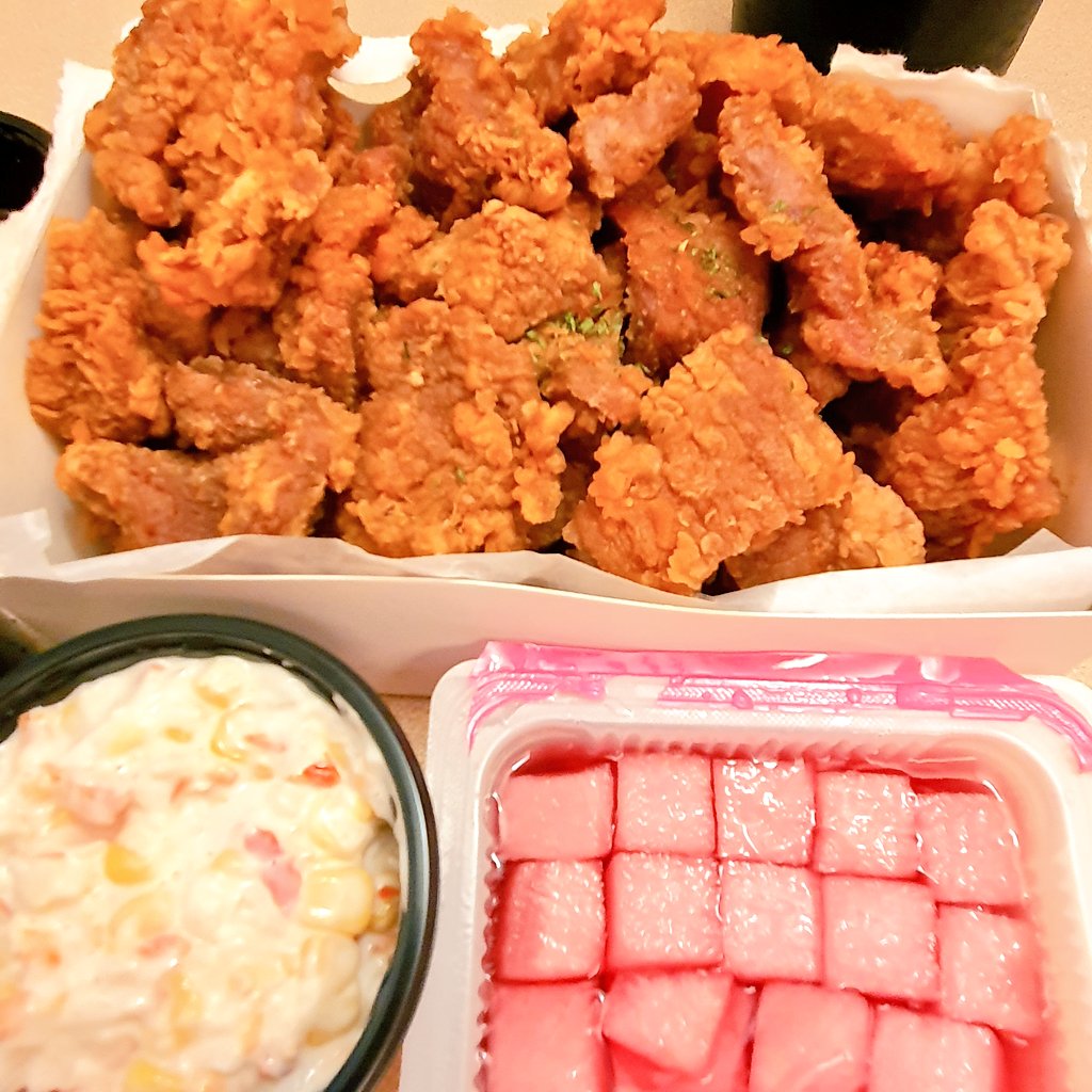 여러분들 깡돼후(깡통시장 돼지갈비 후라이)배달되는건 아십니까.부산역 인근까지 배달되고 엄청 뜨끈하게 옴 호텔로 배달시켜 맥주랑 같이 먹어주면 베리 딜리셔스 😉🥰😋