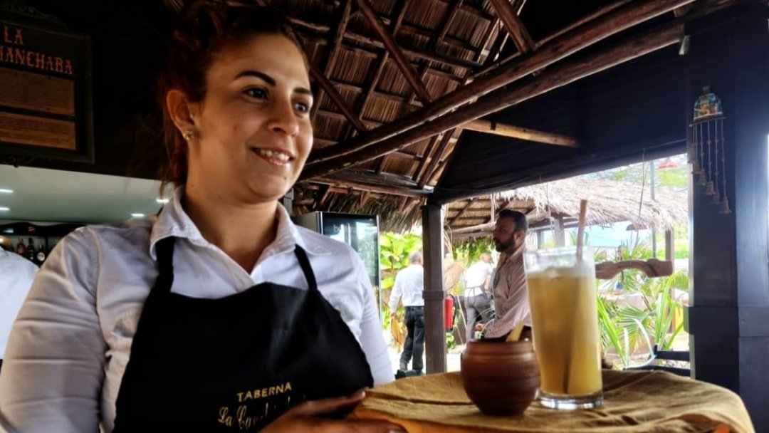 Felicidades en su Día a los Trabajadores de la Hotelería y el Turismo, con la convicción de que el sector retomará la senda del crecimiento  a pesar del brutal bloqueo imperial. #TumbaElBloqueo