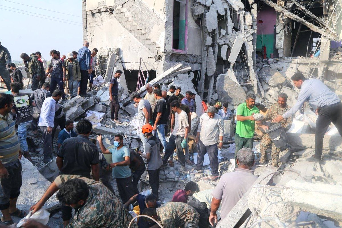 UNalignedFin's tweet photo. How US and Israeli missiles obliterated a school full of 7-year-olds https://t.co/tndPONmYEB https://t.co/0GnYzfKD4X