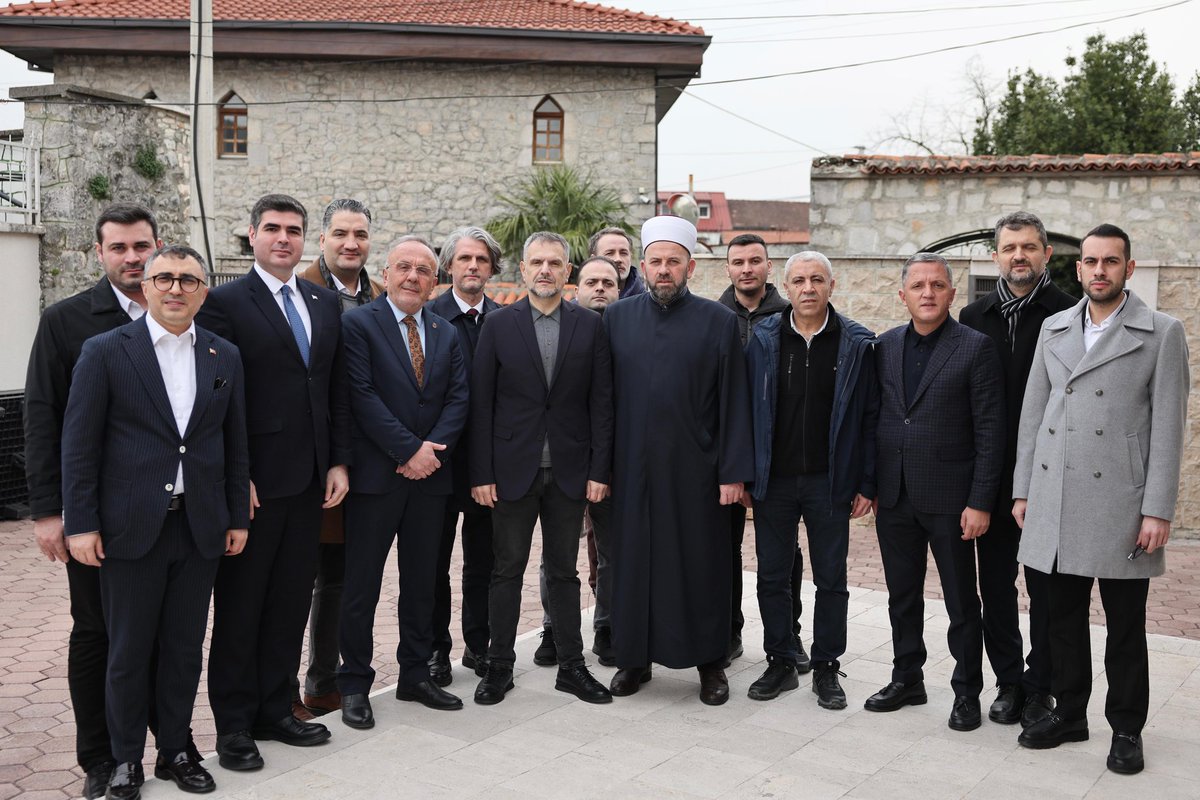 Srdačan susret sa predsjednikom ist- opštine Bayrampaşa. Ibrahim Akın je drag gost, a naši razgovori  prijateljski.
<a href="/ibrahimakn/">İbrahim AKIN</a> 🇲🇪🤲☪️🤝🇹🇷
İst-Bayrampaşa Belediye Başkan Vekili Sayın İbrahim Akın ile samimi bir görüşme gerçekleştirdik. Kendisi çok değerli bir misafir ve dost.