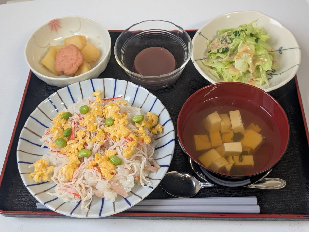 daysashima's tweet photo. 3月3日ひなまつりのランチ🍽
おやつはケーキでした🎂
 #川口市
 #デイサービス  #通所介護  #昼食  #ランチ https://t.co/Cn2WE6wZSb