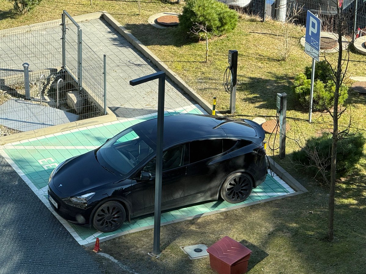 Michal Hardyn tweet media