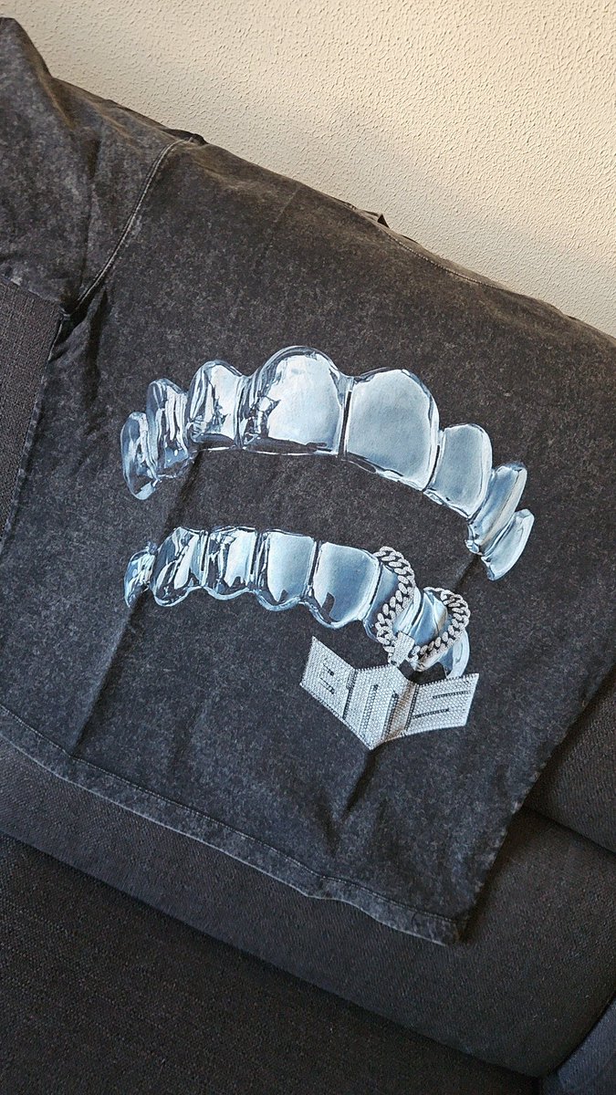 CaminoTV's tweet photo. Le tee le plus cainry de la team esport la plus cainry

https://t.co/w5FjUbMllR 35€ https://t.co/O2wA9k0GnM