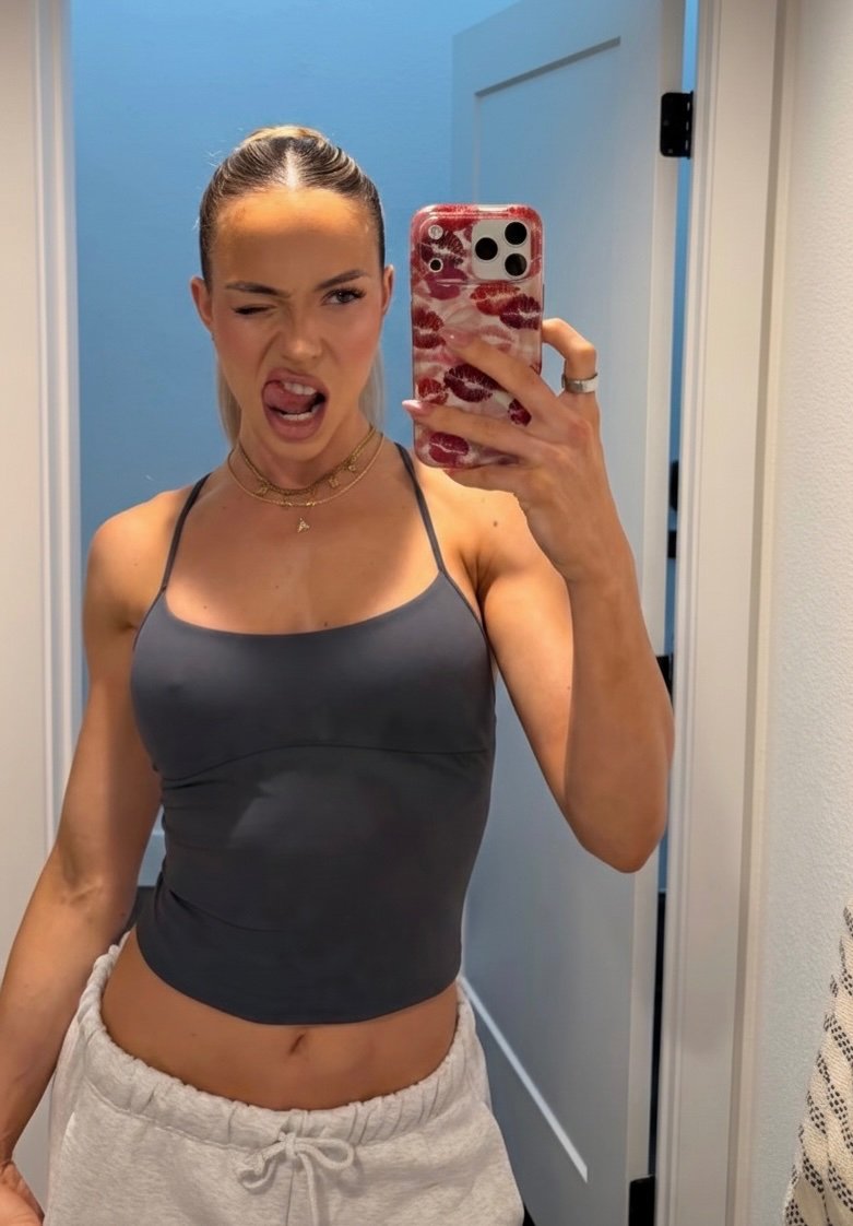 MAXXINE ᯓ★ˎˊ˗ {Not @maxxinedupri} tweet media