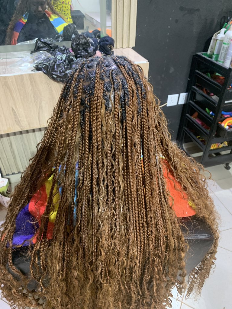 sane_heaven's tweet photo. 🌸 “Life isn’t perfect, but your hair can be. Crown it, own it, love it! 👑💇‍♀️ #SaneHeaven #HairVibes #Simplicitygroup https://t.co/a0XSBkPxaX