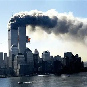 🇺🇸🙌🚒 Le 11 septembre, Steve Buscemi n’était pas une STAR… mais POMPIER.

Avant sa carrière à Hollywood, il avait servi quatre ans à la Engine Company 55 à Manhattan dans les années 1980. Après les attentats contre le World Trade Center en 2001, il a quitté les plateaux de