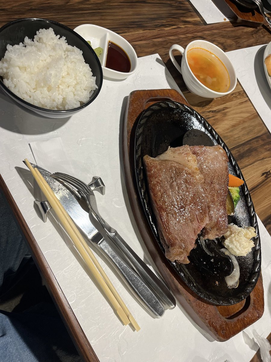 murasayukika's tweet photo. めっちゃ美味しかった！
お肉簡単に噛みきれて脂もくどくなかった https://t.co/Qy2P8EYz4D