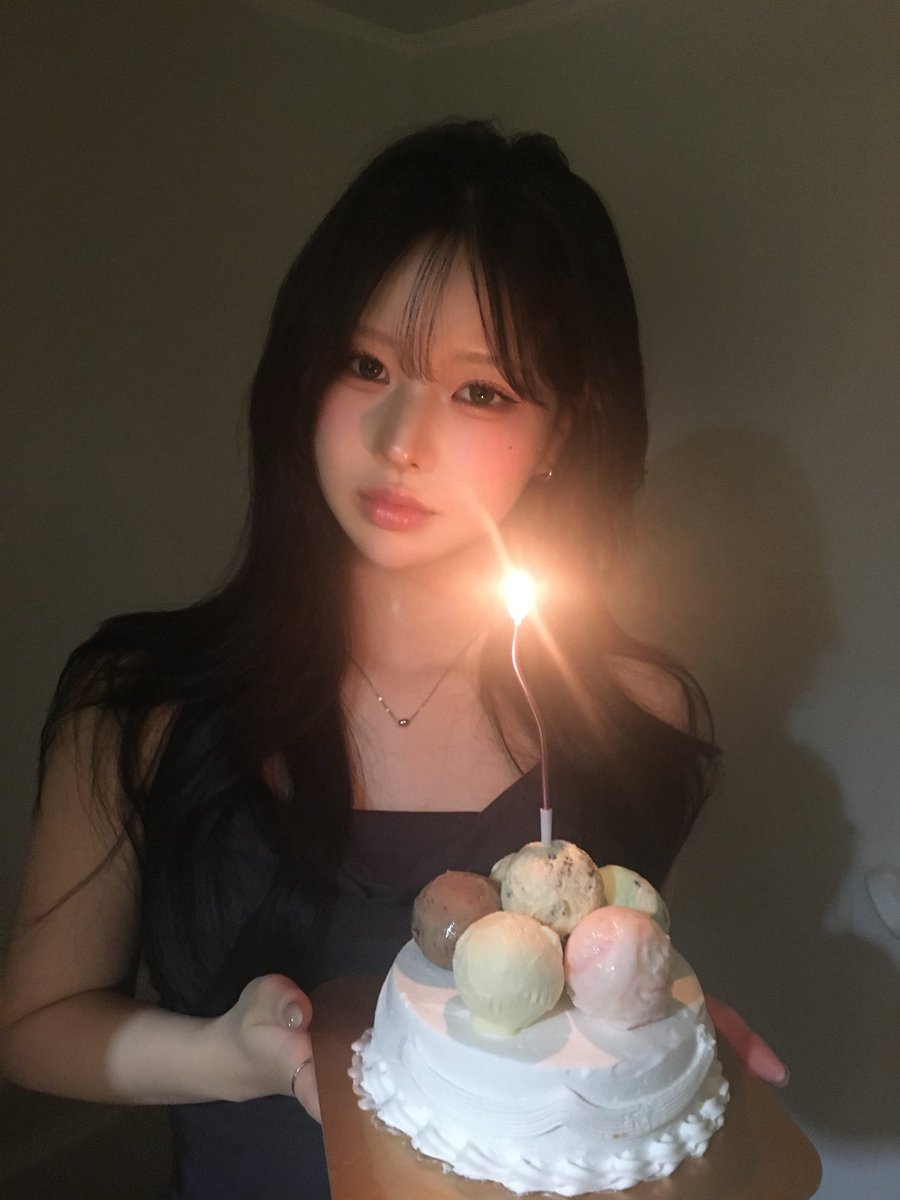 momo tweet media