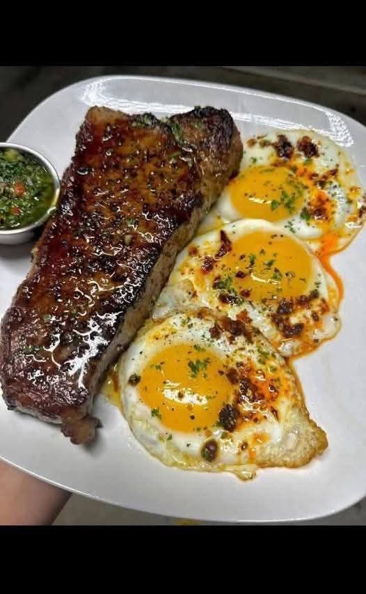 Dessert Diaries tweet media