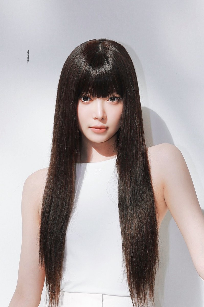 260304 🤍

#EUNCHAExCourrèges #CourrègesFW26
#르세라핌 #홍은채 #은채 #EUNCHAE
#LE_SSERAFIM #HONGEUNCHAE