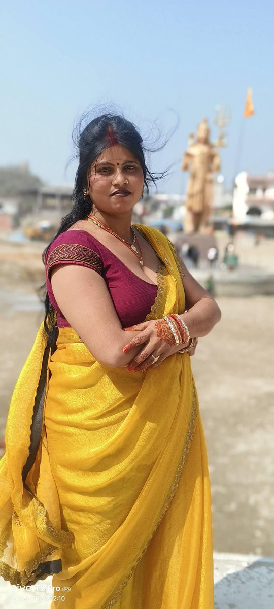 GalleryHot12683's tweet photo. @SanskariAnju45 https://t.co/mLoc7N4Yb3