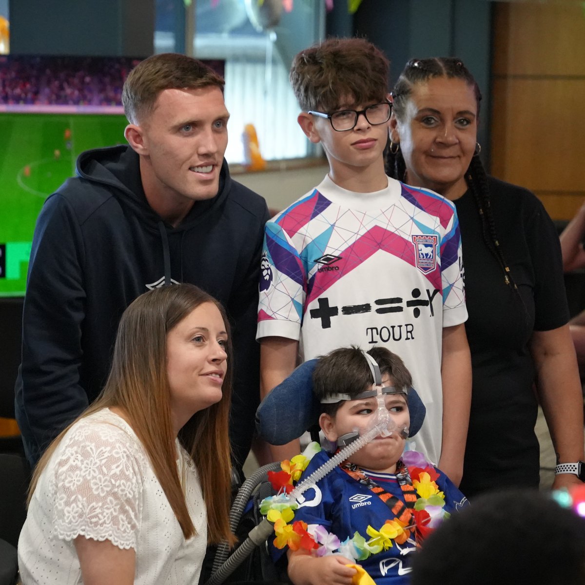 ITFCFoundation's tweet photo. 💙 Do you know a young person in challenging circumstances that you feel deserves a once-in-a-lifetime experience at Portman Road?

Follow the link below to complete our nomination form ahead of our Easter Dream Day.⤵️

https://t.co/LEC5xg8IzL https://t.co/hqzpwKyRdA
