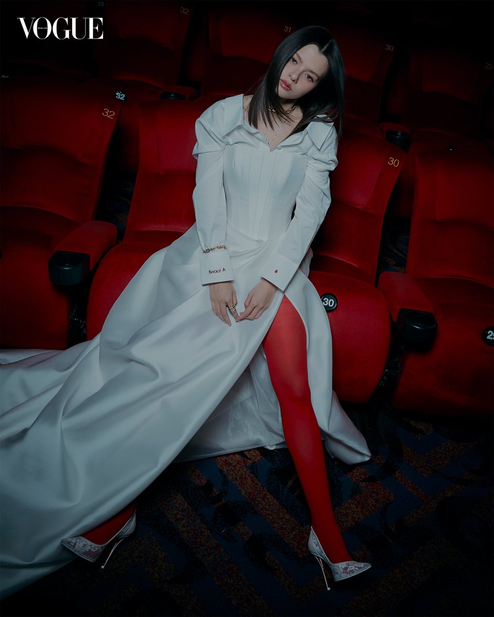 Vogue Thailand tweet media