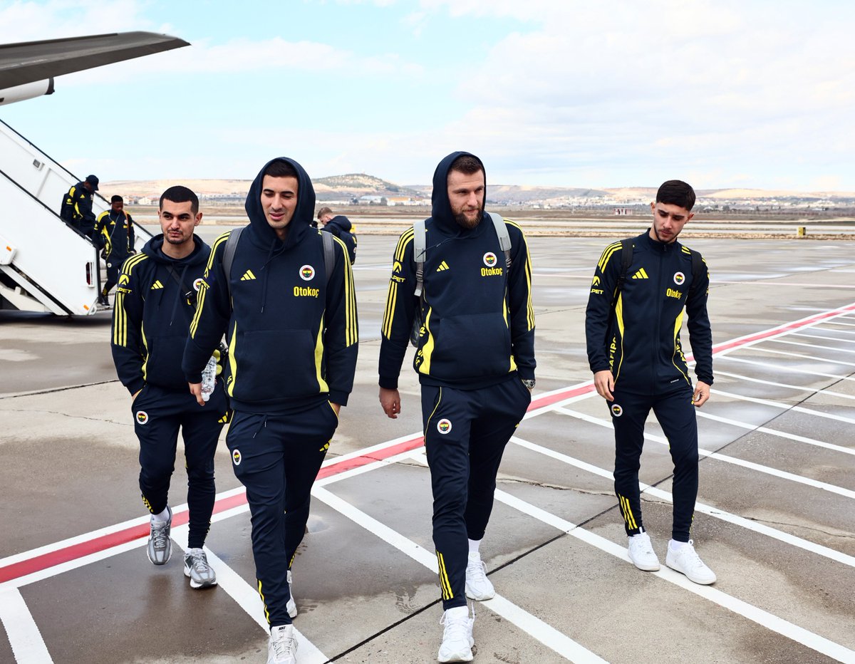 📌 KAPTAN GEMİSİNİ YALNIZ BIRAKMADI!

🚨 Fenerbahçe kaptanı Milan Skriniar, sakat olmasına rağmen takımı yalnız bırakmamak için Gaziantep'e geldi!