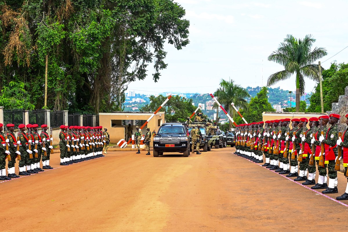 StateHouseUg's tweet photo. 15th Annual @MODVA_UPDF Tarehe Sita Thanksgiving Moments.

📍 Ministry of Defence Headquarters, Mbuya
📃 Tarehe Sita Thanksgiving Breakfast

H.E. the President and Commander-in-Chief, accompanied by the First Lady, joined UPDF leadership, officers and men, and invited guests in prayer and gratitude.