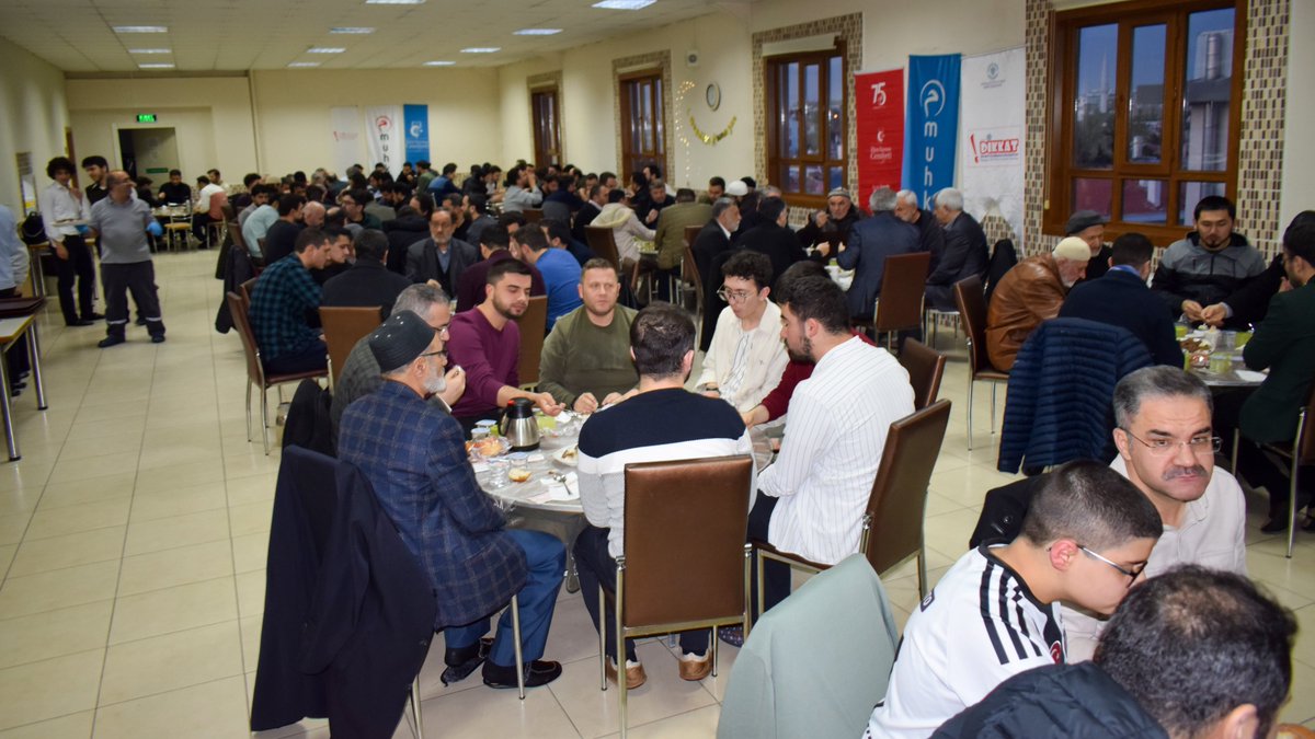 İlim Yayma Cemiyeti Konya Şubesi tarafından Hacı Fahri Kulu İlahiyat Yurdumuzda düzenlenen iftar programı ilahiyat camiasından hocalarımızın ve öğrencilerimizin katılımıyla gerçekleştirildi.