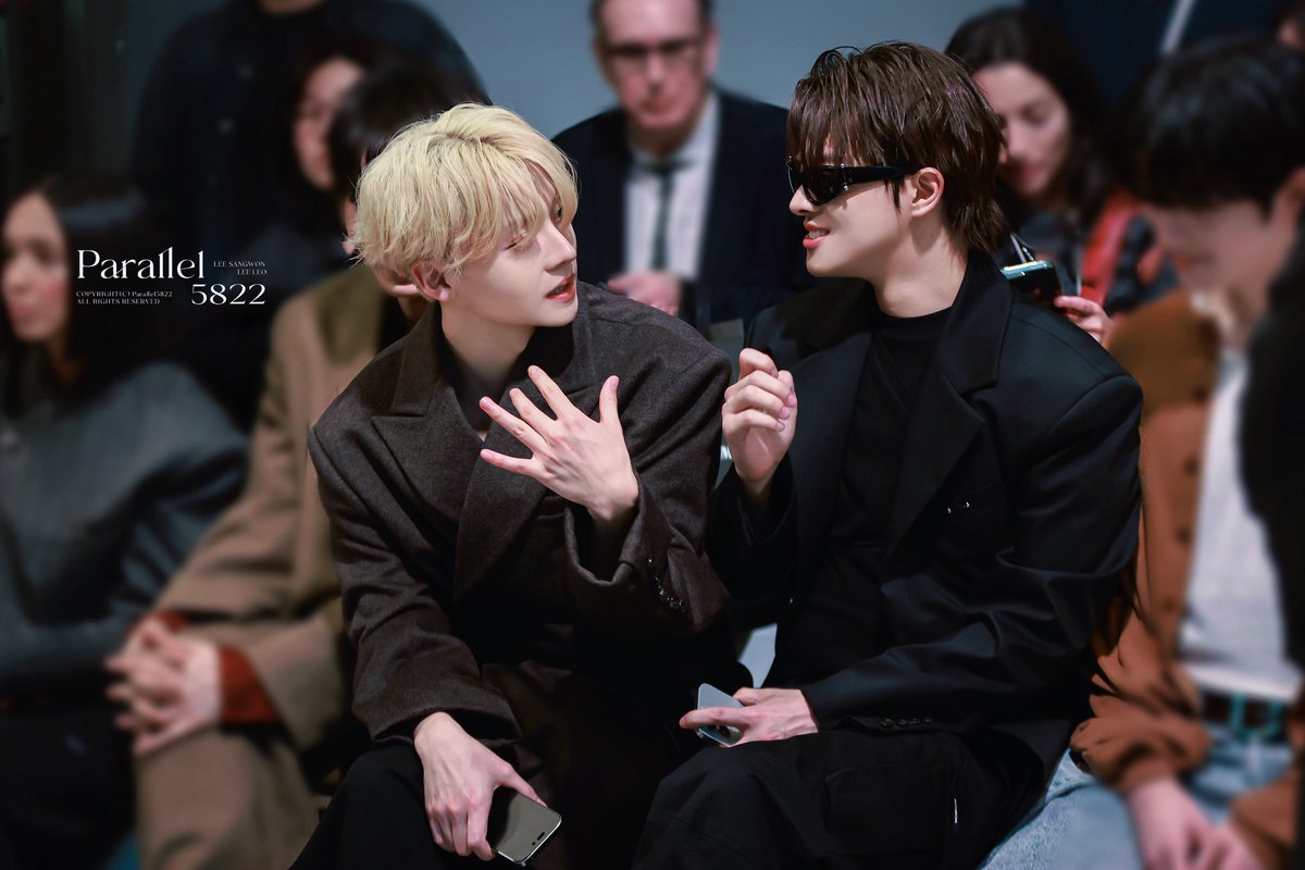 reowonist's tweet photo. #ThreatenedByLeowon #LeowonIsReal #LeowonNeverDies #LeoIsSangwonsFavoritePerson #LeowonInTheCityOfLove #MatchingJacketsInParis https://t.co/YEWcDQHEYR