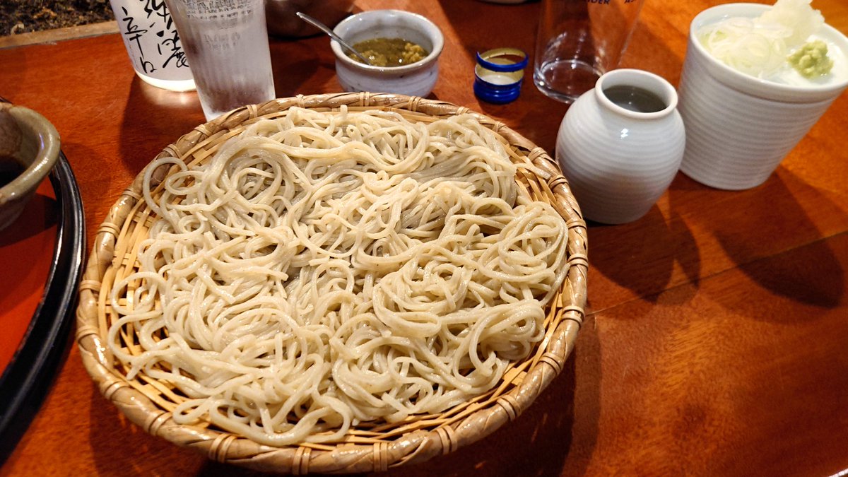 お宿は、#いろりの宿魚虎inn さんへ…
前回に引き続きの宿泊です
夕食は、ぼたん鍋🐗 鮎の塩焼🐟️ と、🍶
別注で お蕎麦も🥢 全てが美味しい✨
ご馳走様でした🙏
温泉♨️も堪能出来ました👍
#塩江温泉