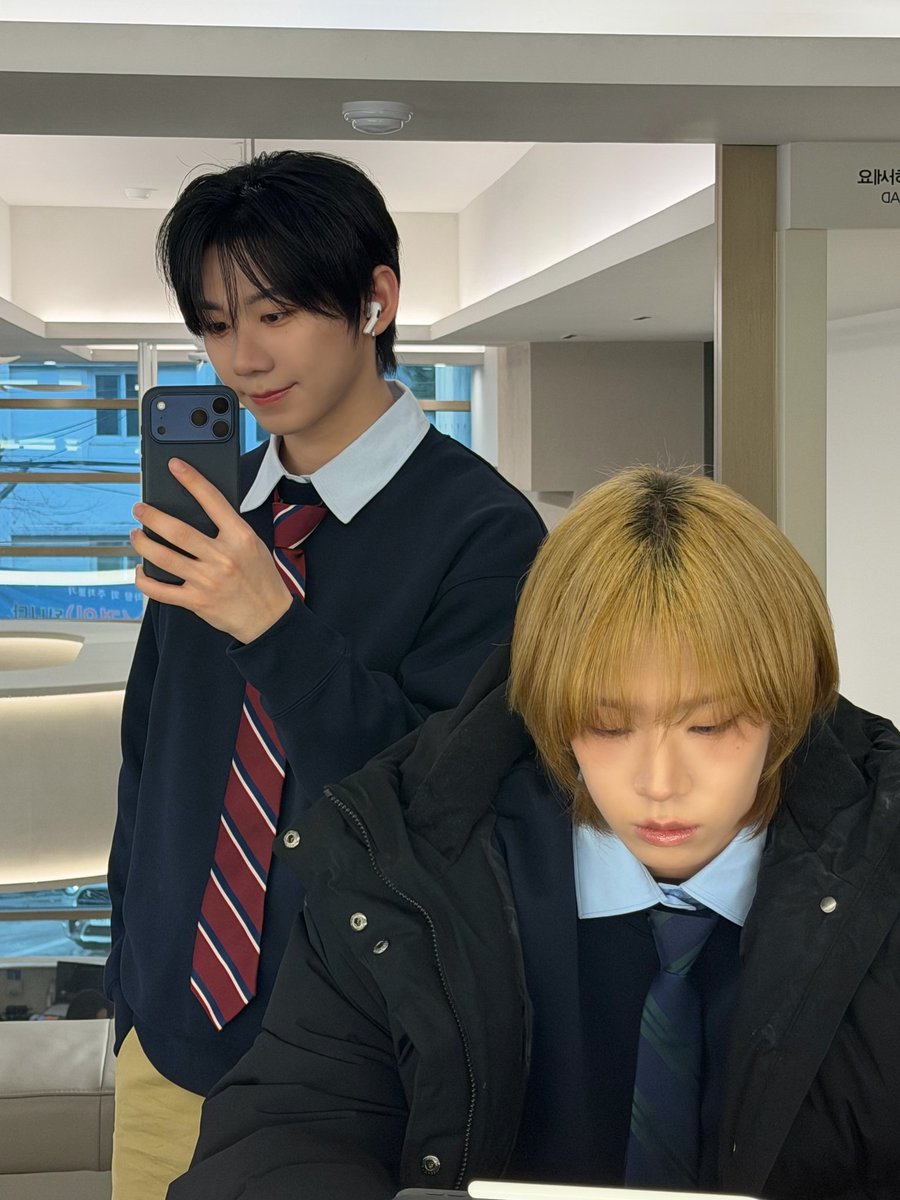 [🔔] 260304 AHOF WEVERSE OFFICIAL Update with #HAN and #SHUAIBO 

"ㅋㅋ"

#박한 #장슈아이보 
#AHOF #아홉
<a href="/AHOF_official/">AHOF</a>