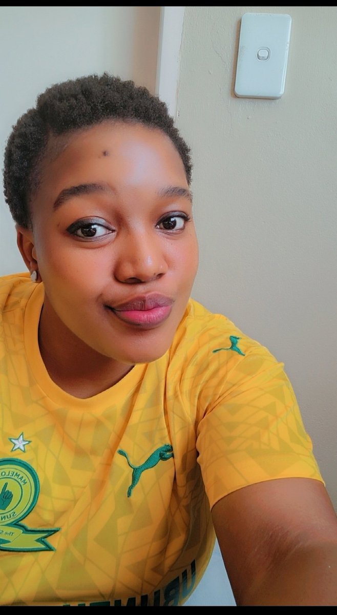 VanMonnye's tweet photo. 🔥 Match hype:
“Big night ahead! Bafana Ba Style ⚽️ Masandawana take on Golden Arrows at 7:30 pm at Loftus Versfeld — let’s bring the pressure and go for 3 points! 💛🔵 #Sundowns #BetwayPrem”
@Masandawana https://t.co/wMRELtRPHp