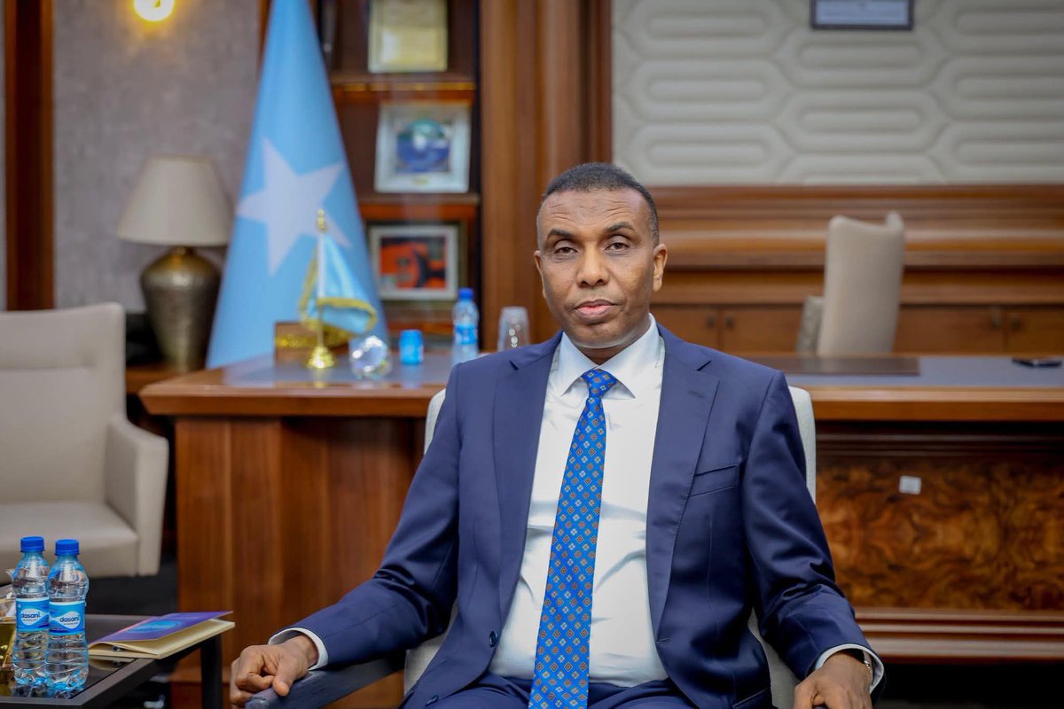 Sheikhdonyare's tweet photo. Thank you Mr. President, Mr. Prime minister, MP and Speakers of the Parliament for your perseverance and persistence for the ended constitution FGS. 04-03-2026

Thank @HamzaAbdiBarre https://t.co/e7Z6KnwLiQ