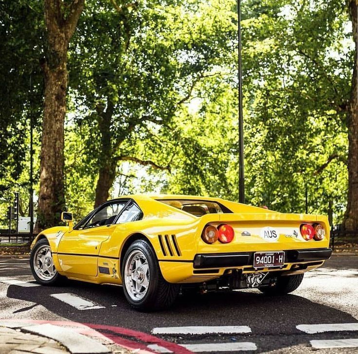 Retromania4ever's tweet photo. ✅⬜🟥 1984 #Ferrari 288 GTO
Powered by a 2.8L Twin Turbo V8 engine producing 395BHP. https://t.co/8SRQ4Ogm4u