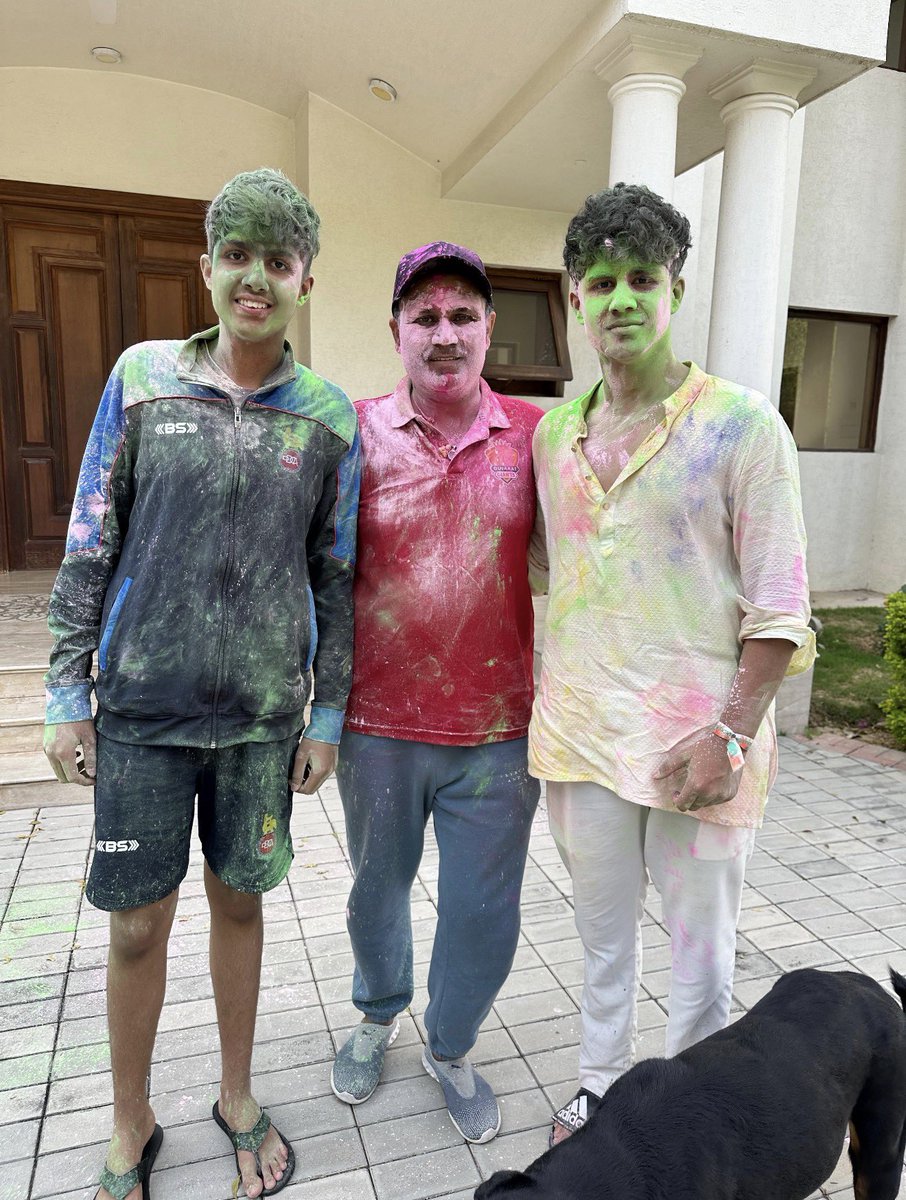 virendersehwag's tweet photo. LOUD colours. LOUD laughs. LOUD love. Yahi toh hai Holi! 🔥🎨 Bura na maano, Holi Hai #HappyHoli https://t.co/ipVfd48NKu