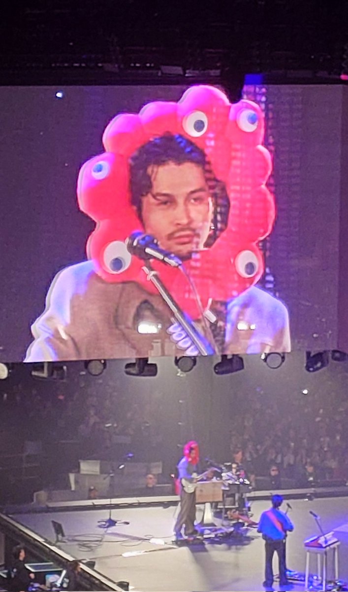 Cat0211Luna's tweet photo. #KingGnuCENTRALTour2026
#KingGnu 

kingGnu大阪ライブ無事終了🎤

バンドメンバーのみんな、そしてクレーンキャッチャーでミャクミャクゲット頑張ったスタッフさんお疲れ様でした🤣

演出が綺麗ですごい楽しいライブでした🥰 https://t.co/ysXeLdyUu8