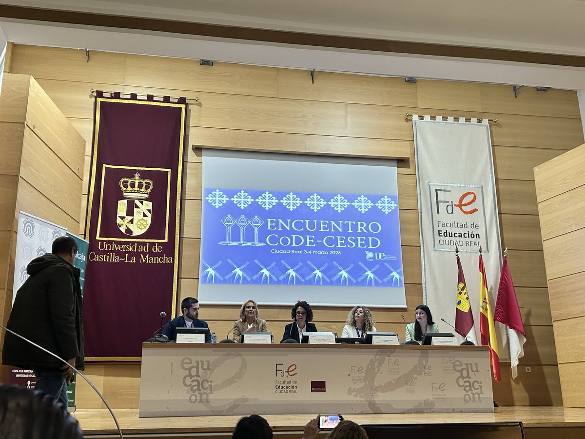 RaquelSRUclm's tweet photo. Creando puentes de comunicación entre equipos de canales y delegaciones de estudiantes. III Encuentro CoDE-CESED en @FEdCR_oficial
#uclm #facultadeducacionalbacete #CoDE #CESED https://t.co/1VsMbXDwqQ