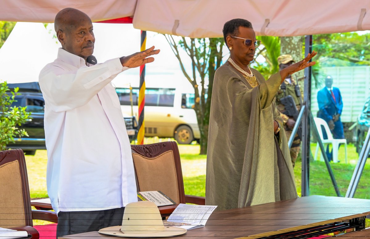 StateHouseUg's tweet photo. 15th Annual @MODVA_UPDF Tarehe Sita Thanksgiving Moments.

📍 Ministry of Defence Headquarters, Mbuya
📃 Tarehe Sita Thanksgiving Breakfast

H.E. the President and Commander-in-Chief, accompanied by the First Lady, joined UPDF leadership, officers and men, and invited guests in prayer and gratitude.