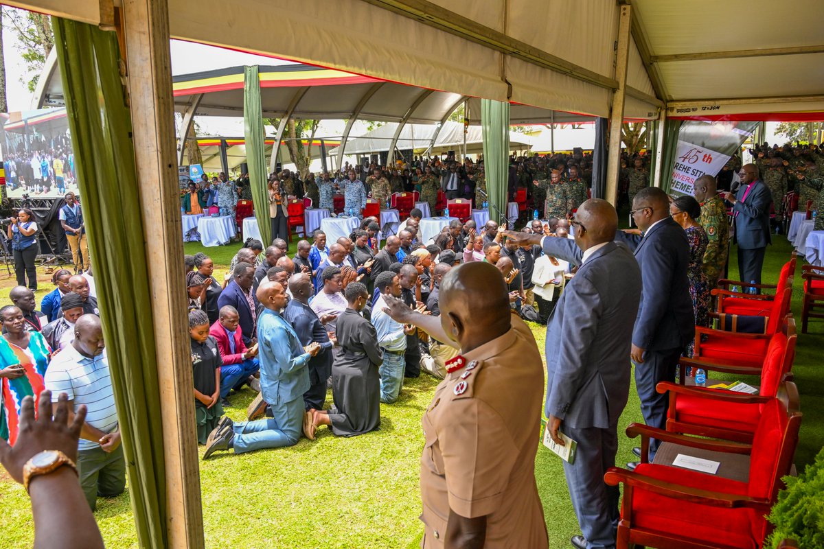 StateHouseUg's tweet photo. 15th Annual @MODVA_UPDF Tarehe Sita Thanksgiving Moments.

📍 Ministry of Defence Headquarters, Mbuya
📃 Tarehe Sita Thanksgiving Breakfast

H.E. the President and Commander-in-Chief, accompanied by the First Lady, joined UPDF leadership, officers and men, and invited guests in prayer and gratitude.