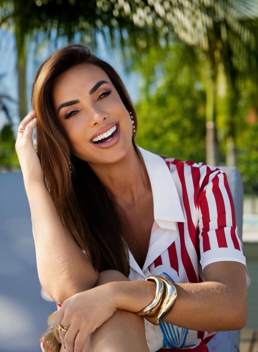Nicole Bahls tweet media