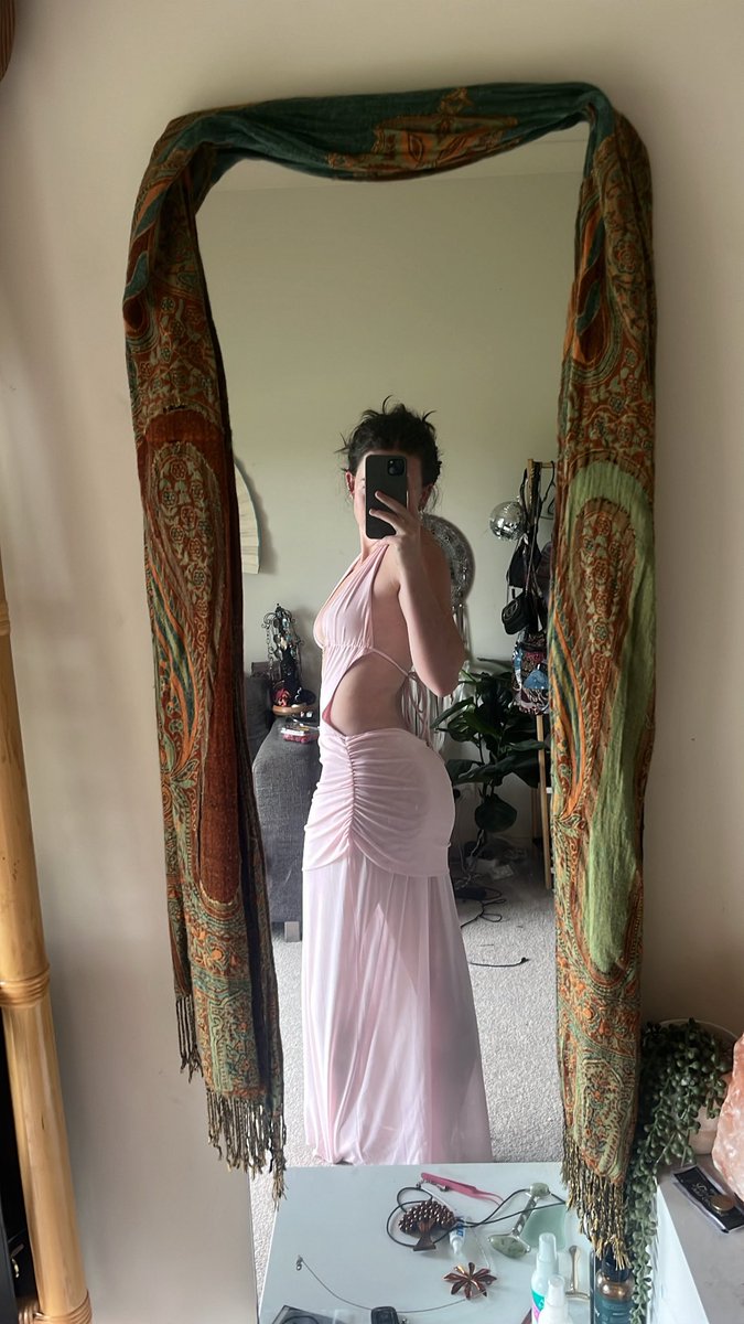 Rory_black88's tweet photo. New dresss should I take it off x https://t.co/hA3fCHUHjt