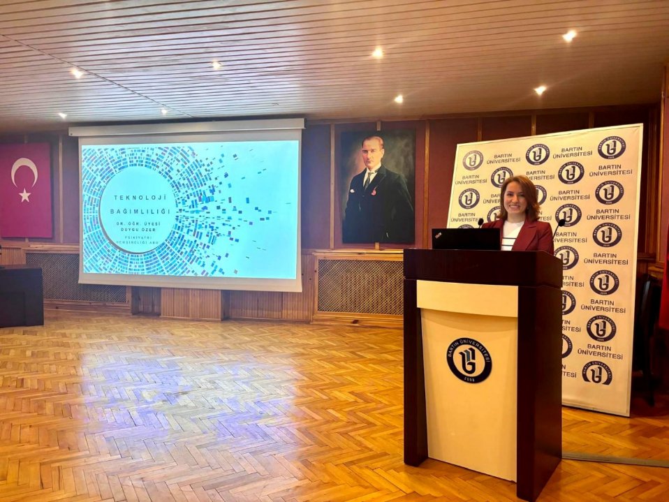 bartinsaglik's tweet photo. Bartın Üniversitesi Sağlık Bilimleri Fakültesi Psikiyatri Hemşireliği Anabilim Dalı katkılarıyla 1-7 Mart Yeşilay Haftası kapsamında teknoloji bağımlılığına yönelik farkındalık etkinliği düzenlendi.

@profdraakkaya
@basselcuk86 https://t.co/u8UIyN193S