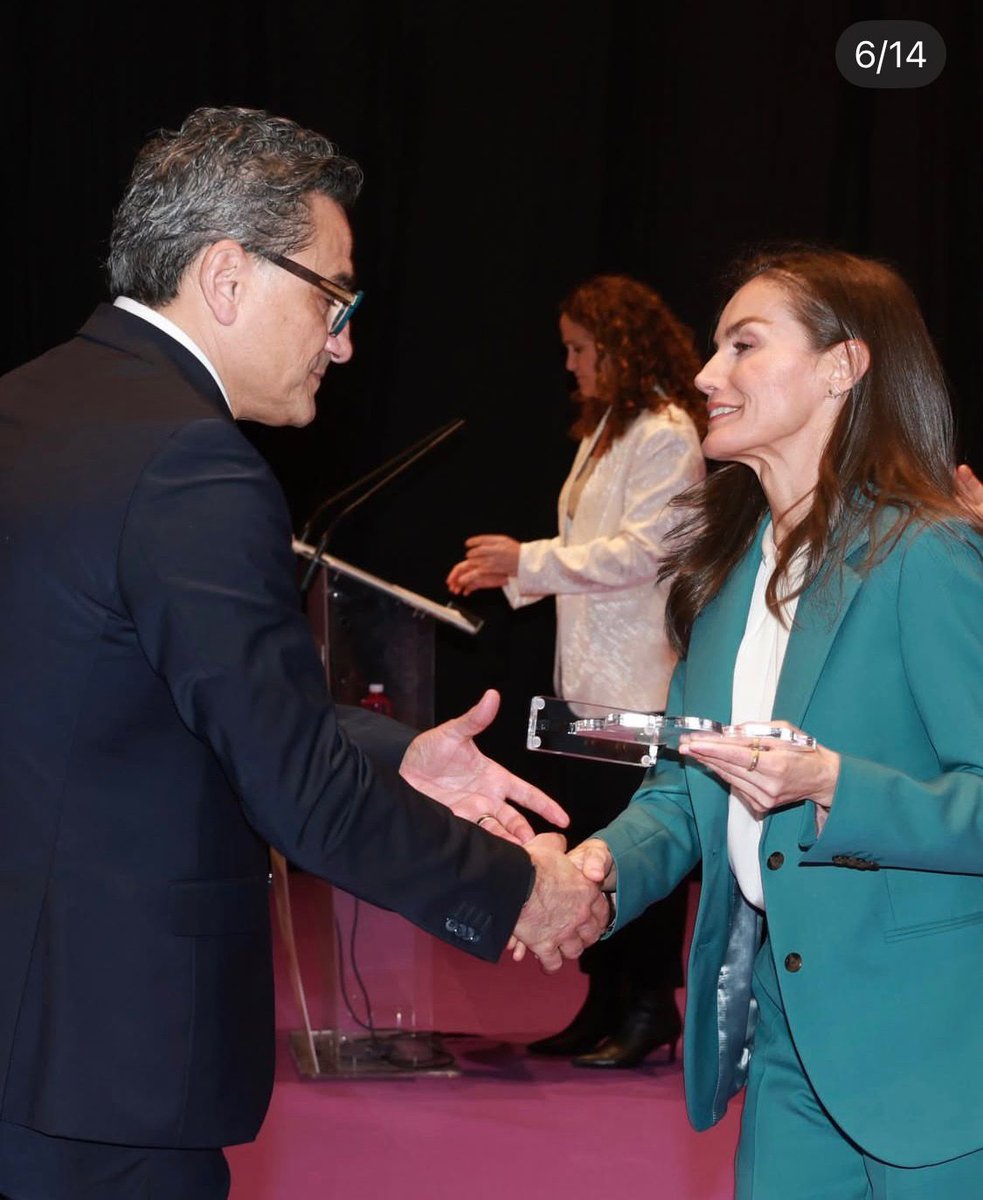 HospitalLaFe tweet media