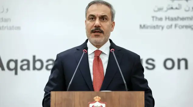 MarioNawfal's tweet photo. 🚨🇹🇷🇮🇷 Turkey just told Iran directly: your missile nearly entered our airspace.

An Iranian ballistic missile heading toward Turkish territory, a NATO member, intercepted and neutralized.

Turkey is not in this war. They share a border with Iran. And Iranian missiles are now straying into their airspace.

Fidan's message was polite. The subtext wasn't.

Don't make NATO invoke Article 5 over a stray missile.

@clashreport