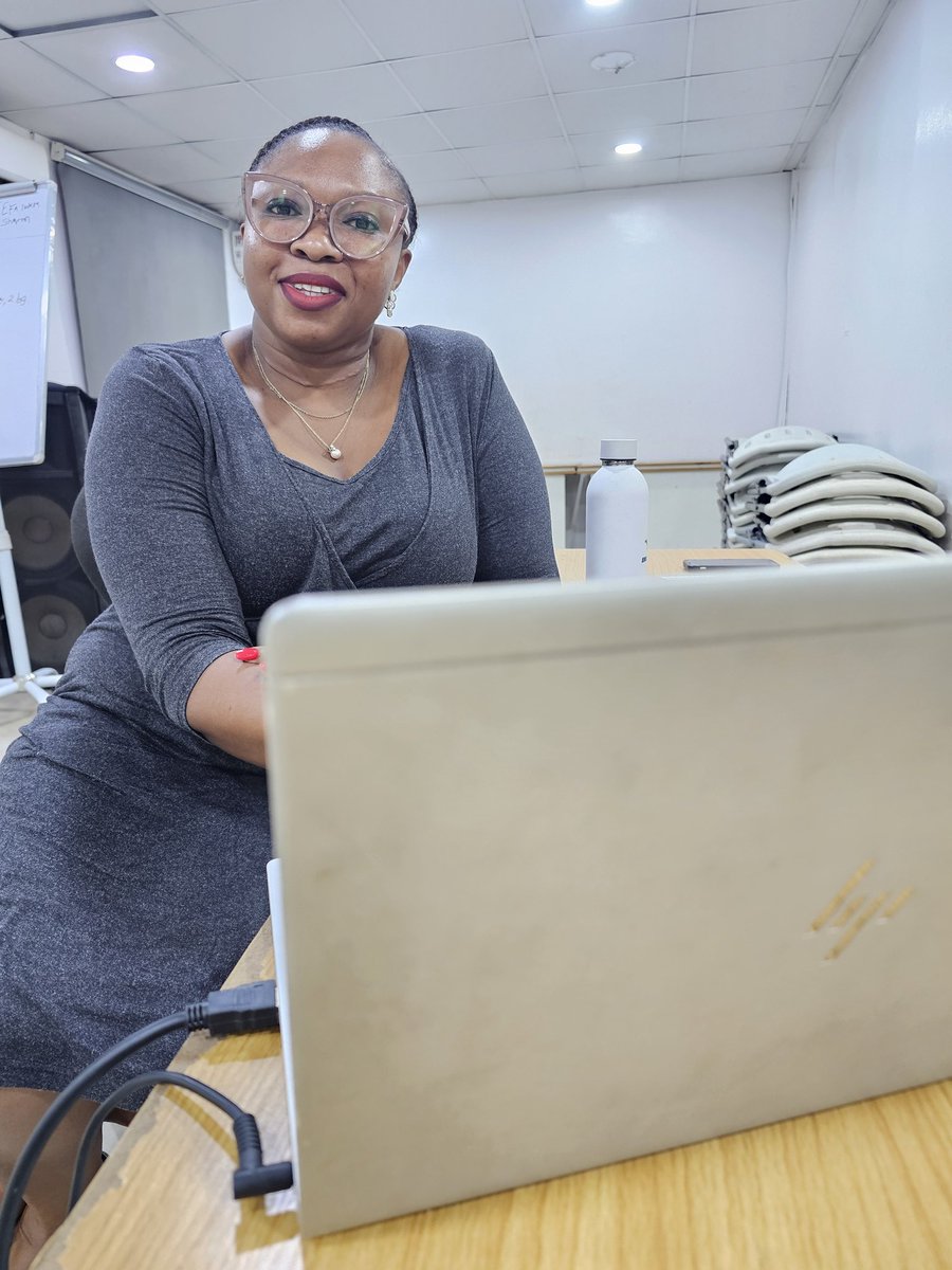 chefapella's tweet photo. Let me reintroduce myself. 

I am Oluwatosin Agbalaya, I am a Chef, Product Manager and a Culinary Consultant. 

I help Catering/Hospitality Businesses Standardize Operations, Optimize Procurement and Train Employee on Food Safety Procedures. https://t.co/MirXLNpPG2