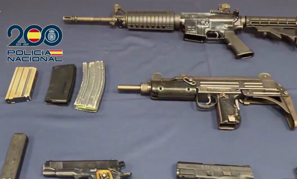 narcodiario's tweet image. Histórica actuación policial en un bosque de #Marbella !! Siguiendo un supuesto alijo, los policías son recibidos a tiros por narcos marselleses de origen magrebí que acaban detenidos. Tenían un zulo subterráneo con 1.000 kilos de #cocaína en la zona
narcodiario.com/2026/03/descub…