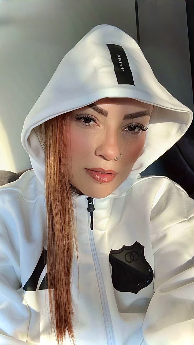 Esta noche cueste lo que cueste 🎶💙🤍