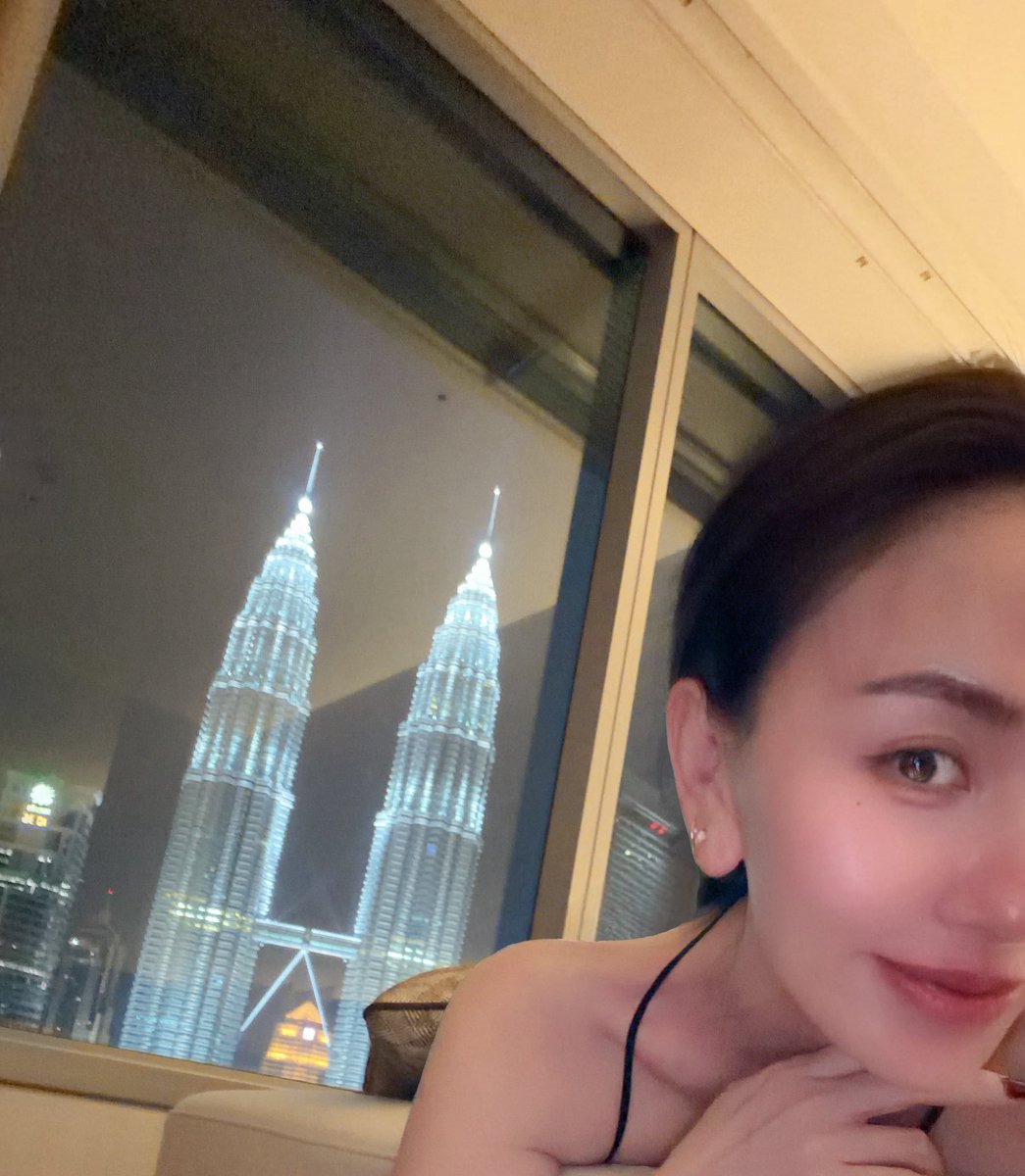 blockbao's tweet photo. 昨天第一次一次性进了三张多单，BTC,ETH,SOL，感觉自己很酷！进场甚至比老师给你的位置还要早很多，第一次有了对交易的正确认知，感觉很好，判断非常准确，加油👏 https://t.co/yAA9RSSBs5