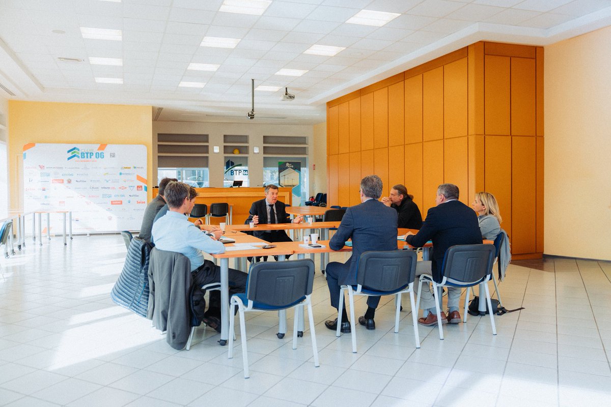 cestrosi's tweet photo. Échanges ce matin avec la Fédération du BTP des Alpes-Maritimes.
Dans un contexte national difficile pour le secteur, une conviction : le BTP est stratégique pour l’emploi et le logement.
Depuis 2008, Nice avance : tramways, Pasteur 2, Allianz Riviera, Plaine du Var…
Des projets qui créent de l’activité et des milliers d’emplois.
