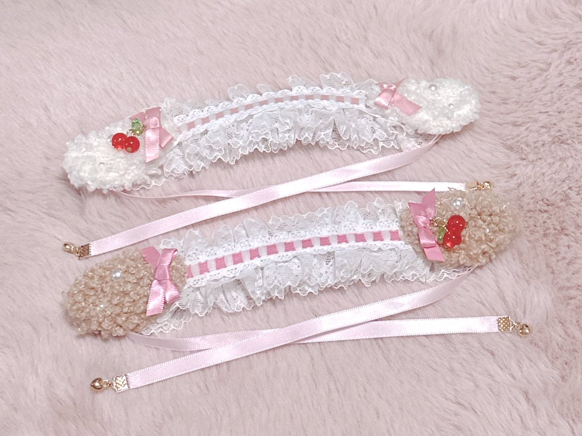 ぷーどるちゃんのおみみ꒰ᐡ֊ ‧̫ ֊ᐡ꒱
1日遅れですがひな祭りイメージで作ってみました！
今回は裏側にクリップ付きで取れにくい仕様になっています🍒