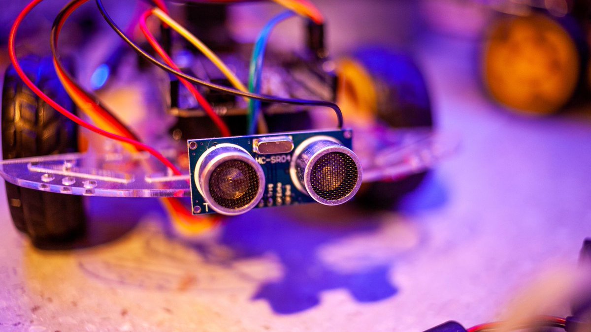 Robotics night vibes.  
Robot road-worthy—card redundant?  
Give the card a mission.  
x5 knowledge boost.  
climate win: 13 kg.  
Join 👉 makers.sd4.africa  
#SD4Africa