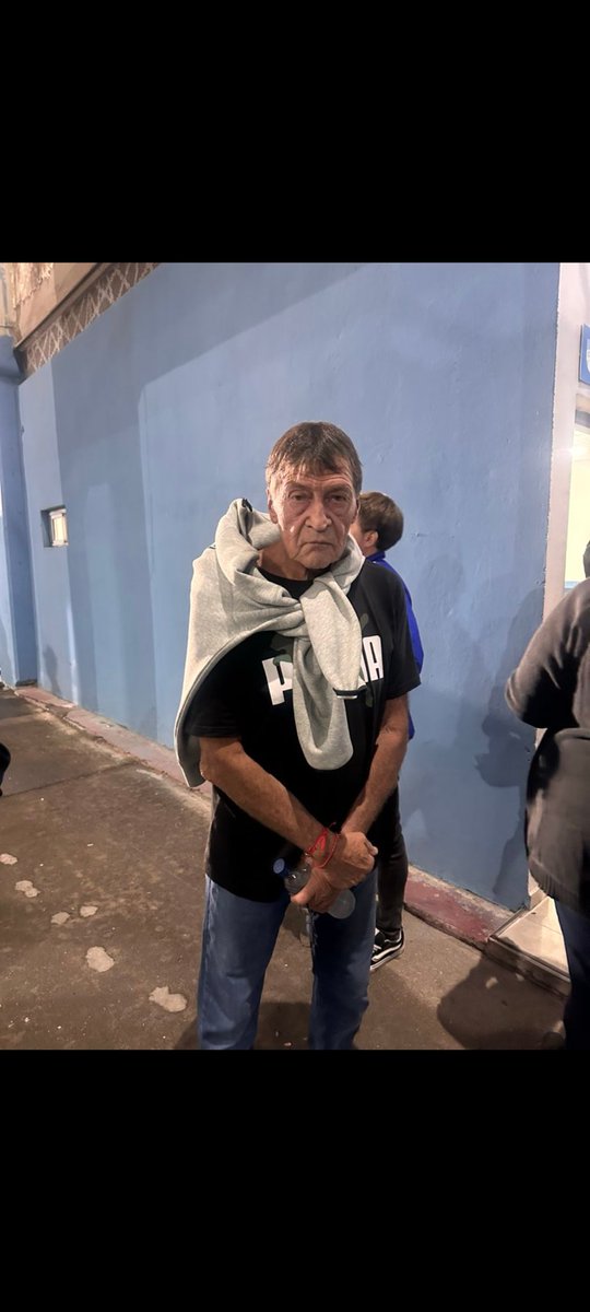 JuanPab28785424's tweet photo. #Falcioni después de ver jugar a @ATOficial preguntándose ... PORQUE NO ME QUEDE EN CASA VIENDO TIk TOK https://t.co/9h2eV1PDVL