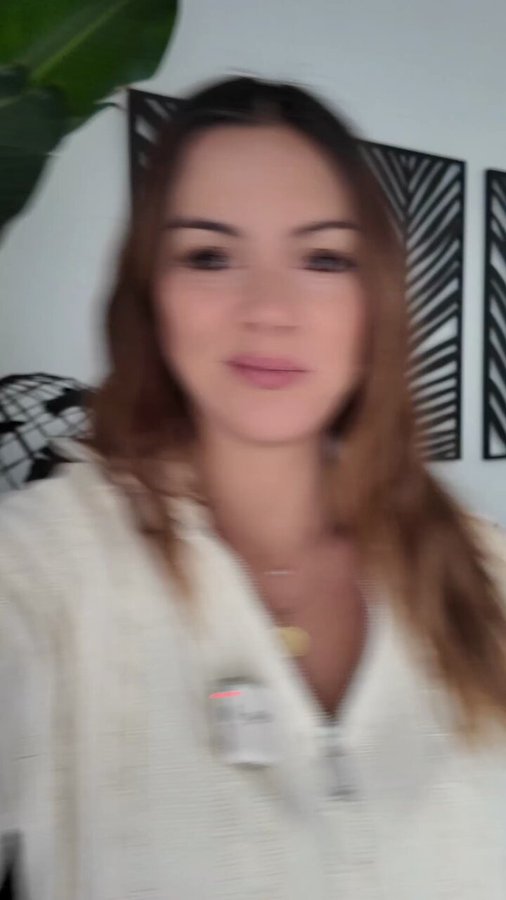 CeoAwareness's tweet image. Ever feel like your calendar is your boss?

Back-to-back meetings, constant pings, and no time to actually get things done? That’s exactly why asynchronous work is gaining traction.

Async work isn’t “slower.” It’s smarter.

Follow me for more 💡 

#FutureOfWork #ProductivityTips