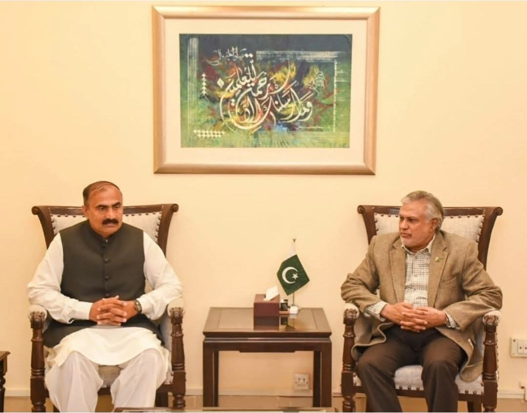 Sohailpmlncanda's tweet photo. آج آپ کی تقریر نے پاکستانی قوم کا دل جیت لیا اور پاکستان و سعودی عرب کی دوستی کو مزید مضبوط کر دیا

گفتگو میں ڈپٹی پرائم منسٹر اسحاق ڈار کا کہنا تھا 
@alimdar82 @MIshaqDar50 @AmjadMalik786 @AzmaBokhariPMLN @FayyazCanada @GovtofPunjabPK @Mangat_81 @pmln_canada @ZeshanMalick https://t.co/mZO1fUWYp0