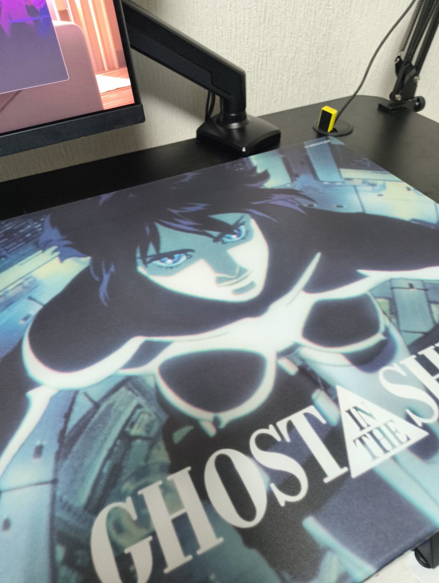 最高のガラスマウスパッドを無事買えた〜 #wallhack #攻殻機動隊