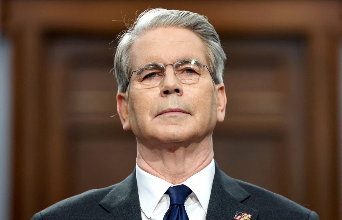 CryptoNewsHntrs's tweet image. 🇺🇸🇮🇷 SCOTT BESSENT ON IRAN:

TRUMP HAS A VISION HERE AND EVERYONE SHOULD STEP BACK.

#Iran #Trump #ScottBessent #USForeignPolicy #Diplomacy #MiddleEast #Geopolitics