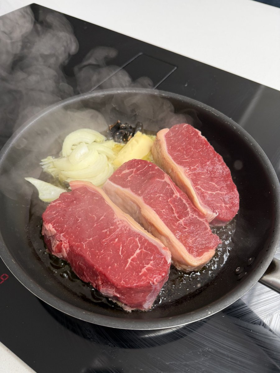 Thomas Skinner ⚒ tweet media